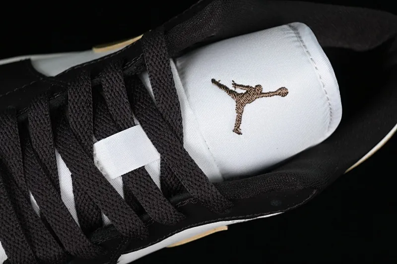 All categories Air Jordan Jordan series basketball shoes Air Jordan 1 Low G version pure original Air Jordan 1 Low AJ1 Joe 1 white coffee color low-top cultural casual sneakers DC0774-200